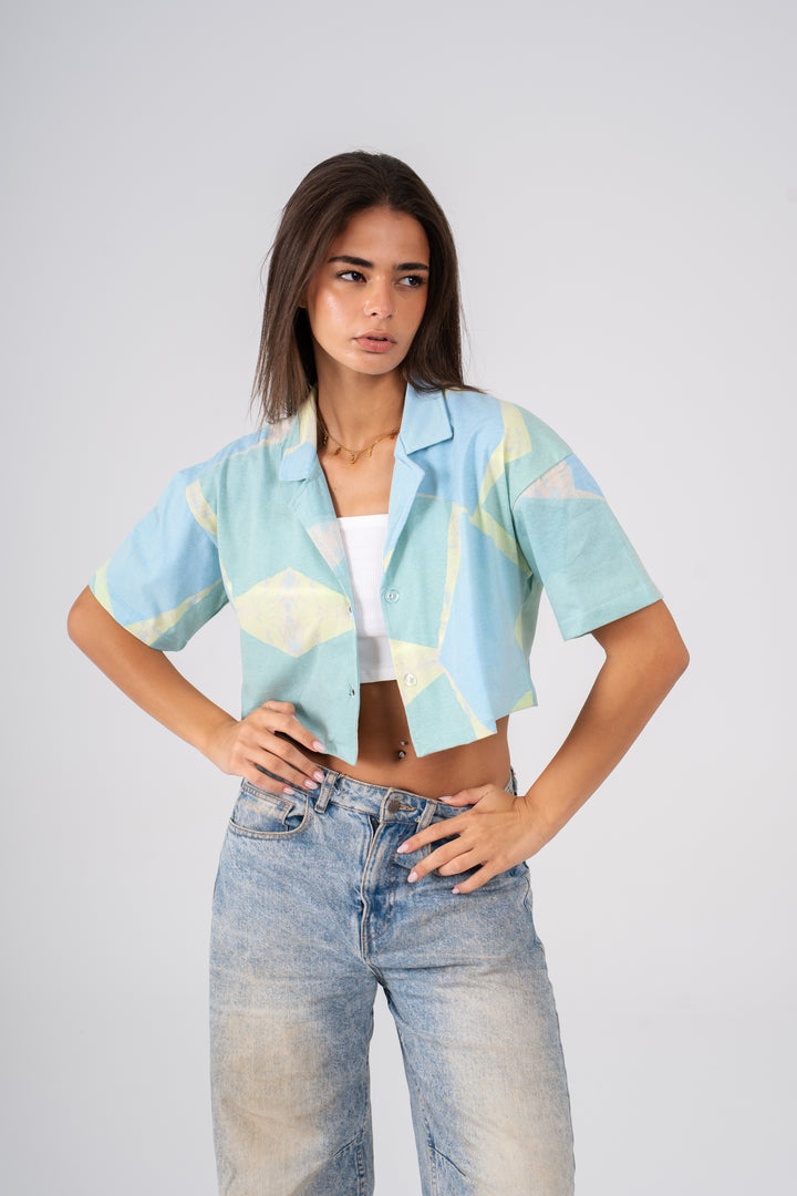 Cropped shirt in Aqua
